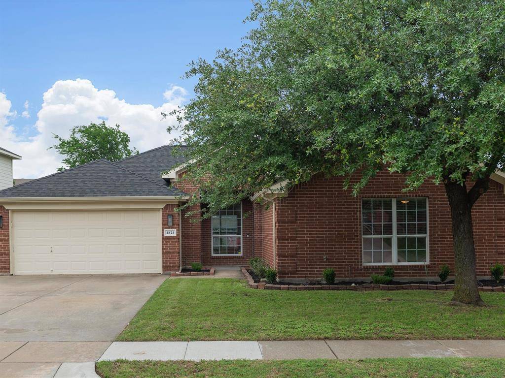 1821 Kingsbrook Trail, Fort Worth, TX 76120