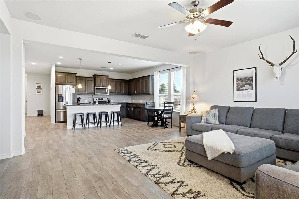 1004 Kimbrough Road, Azle, TX 76020