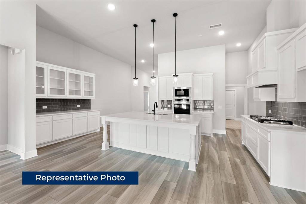 608 Hidden Lakes Drive, Desoto, TX 75115