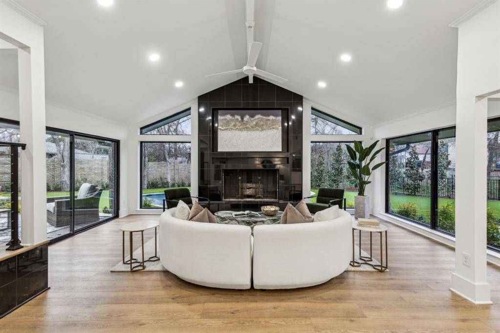 7420 Royal Lane, Dallas, TX 75230