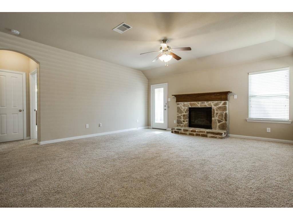 1120 Villa Paloma Boulevard, Little Elm, TX 75068