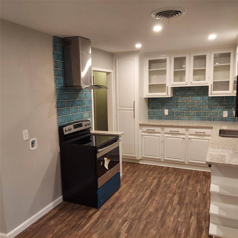 410 Hillcrest Street, Mansfield, TX 76063