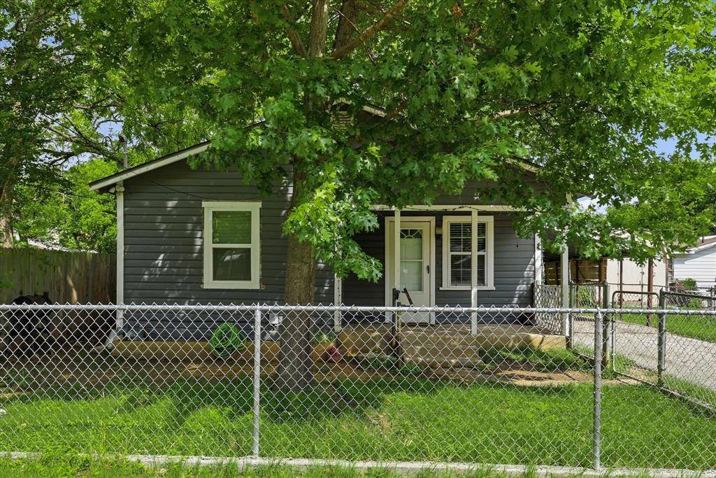 305 Claude Avenue, Cleburne, TX 76031