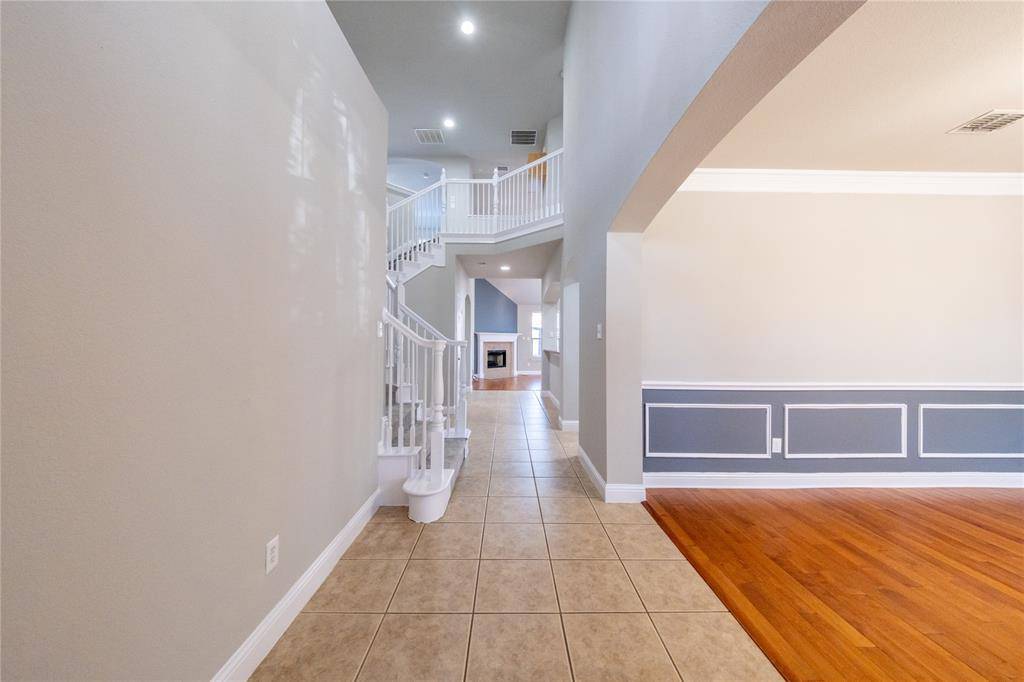 1067 Valley Vista Drive, Irving, TX 75063