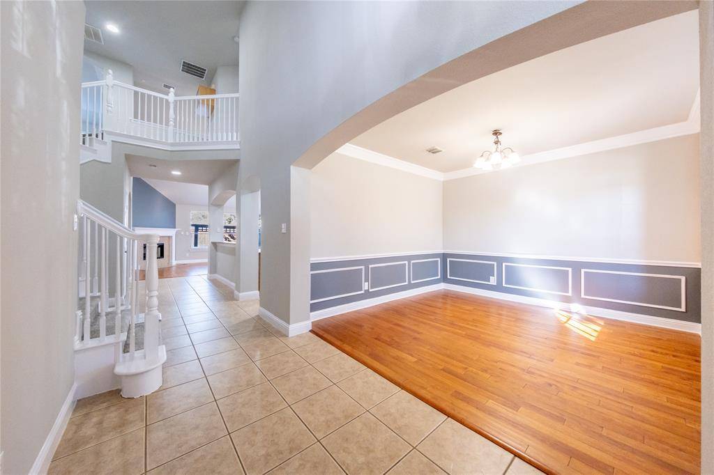 1067 Valley Vista Drive, Irving, TX 75063