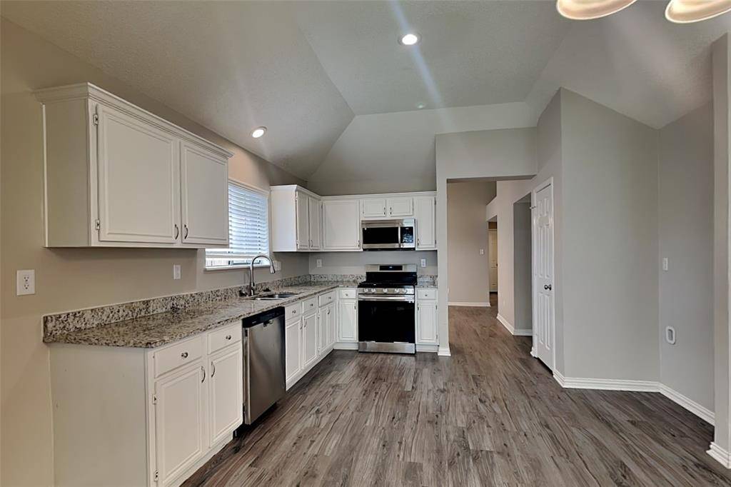 1012 Silent Drive, Arlington, TX 76017