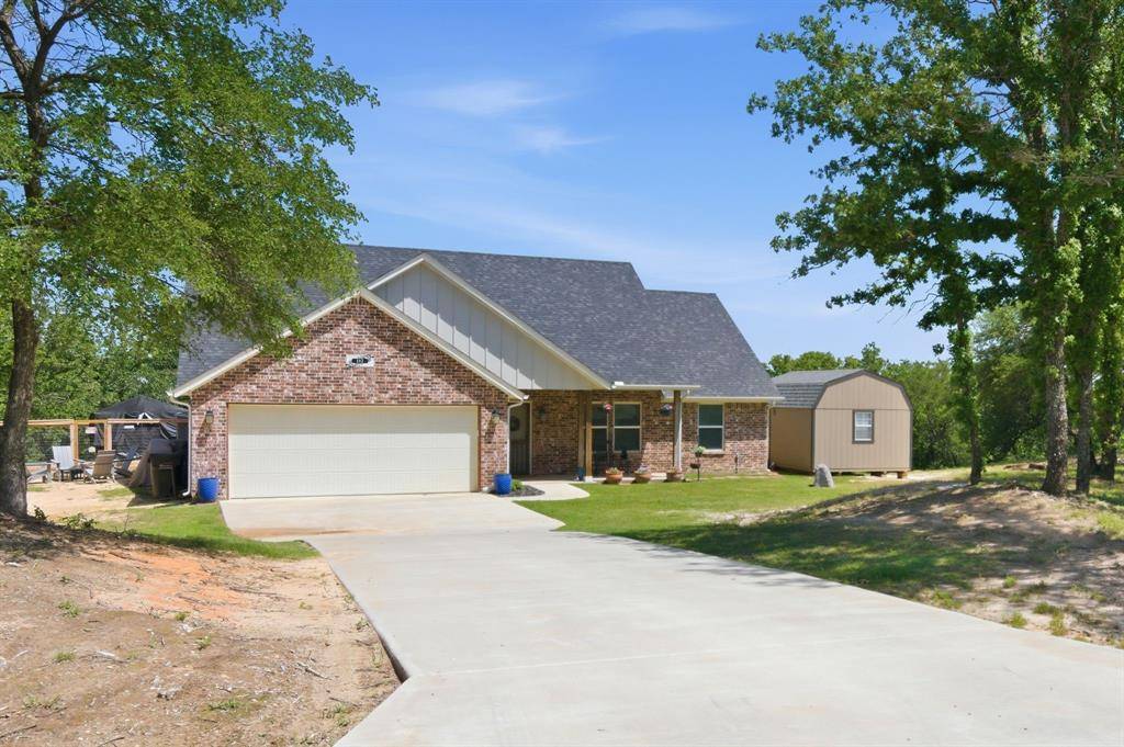 112 Monarch Lane, Poolville, TX 76487