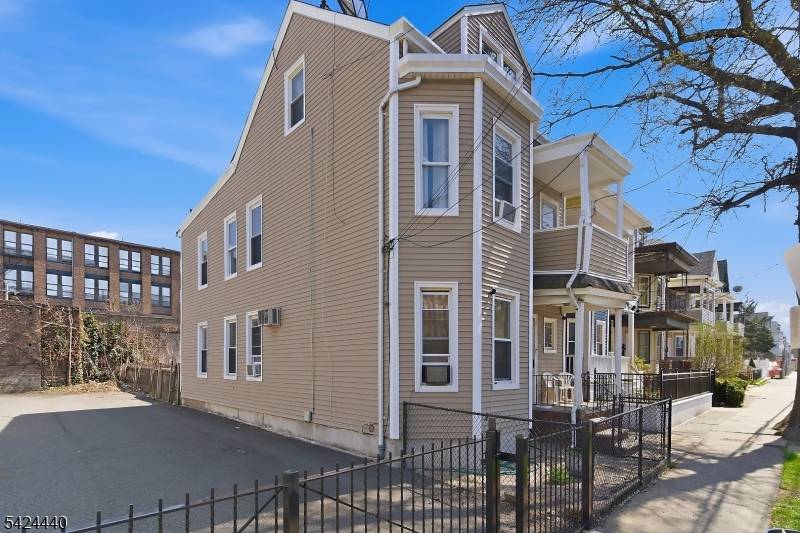 459 E 18Th St, Paterson City, NJ 07514