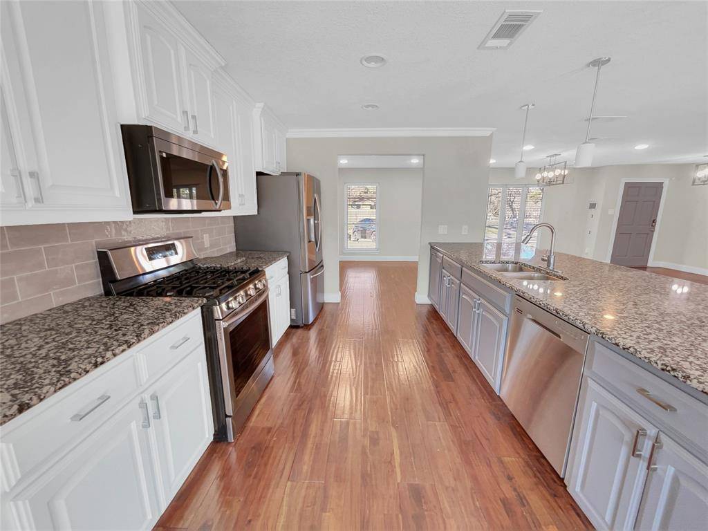 1736 Reynoldston Lane, Dallas, TX 75232