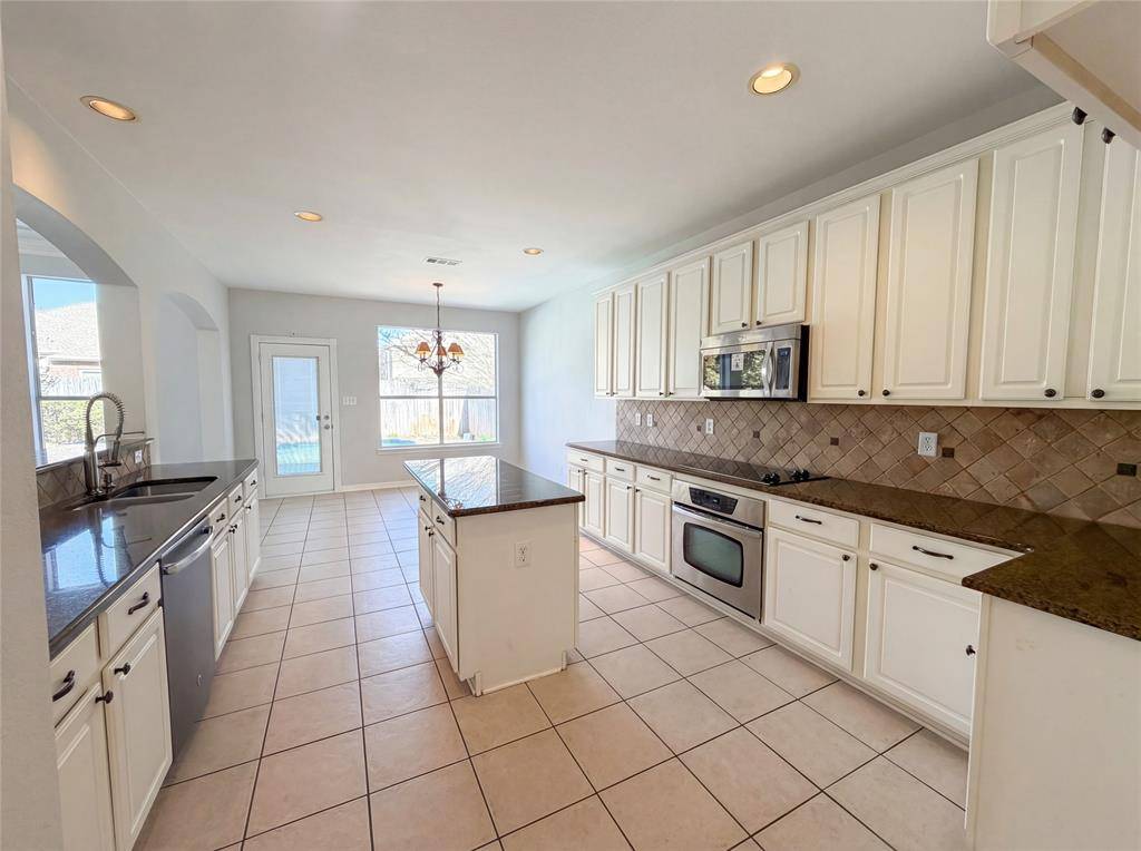 1412 Spring Ridge Lane, Flower Mound, TX 75028