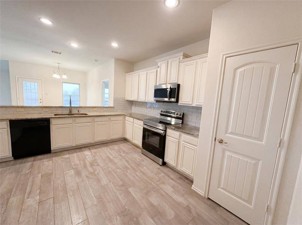 2553 Cumberland Trail, Balch Springs, TX 75181