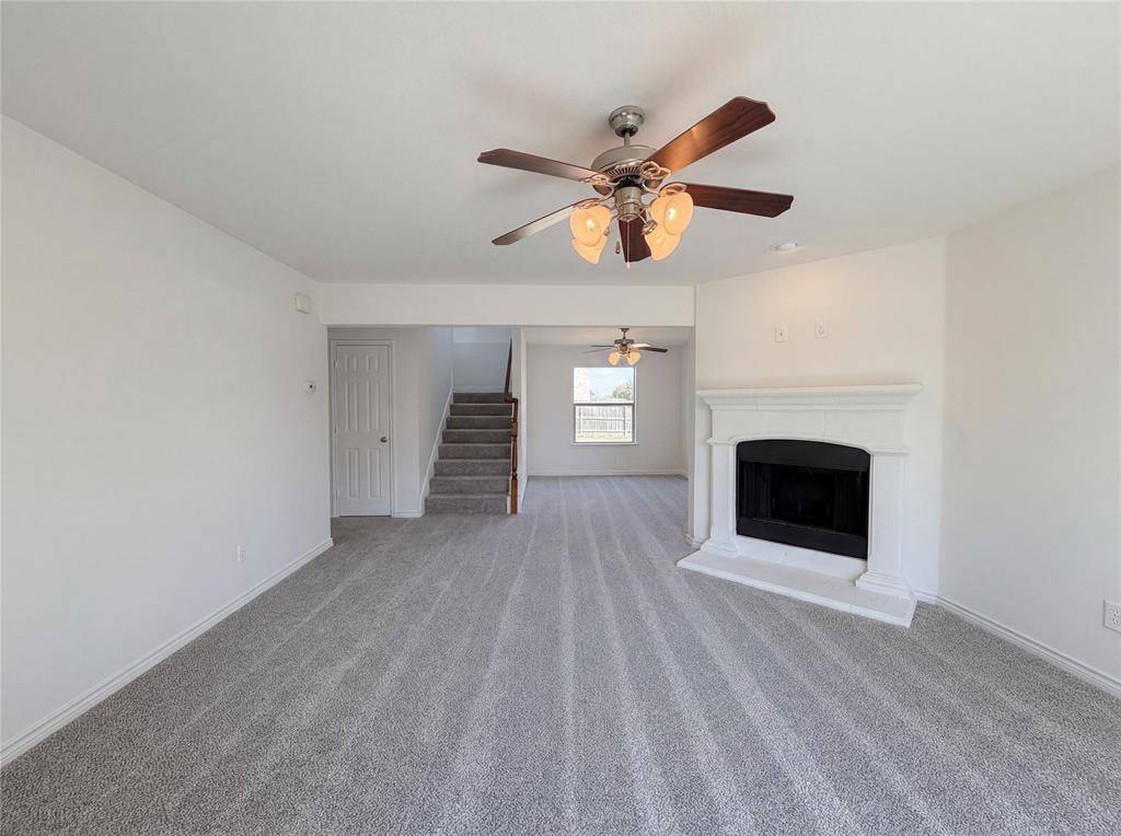 1200 Boxwood Drive, Crowley, TX 76036