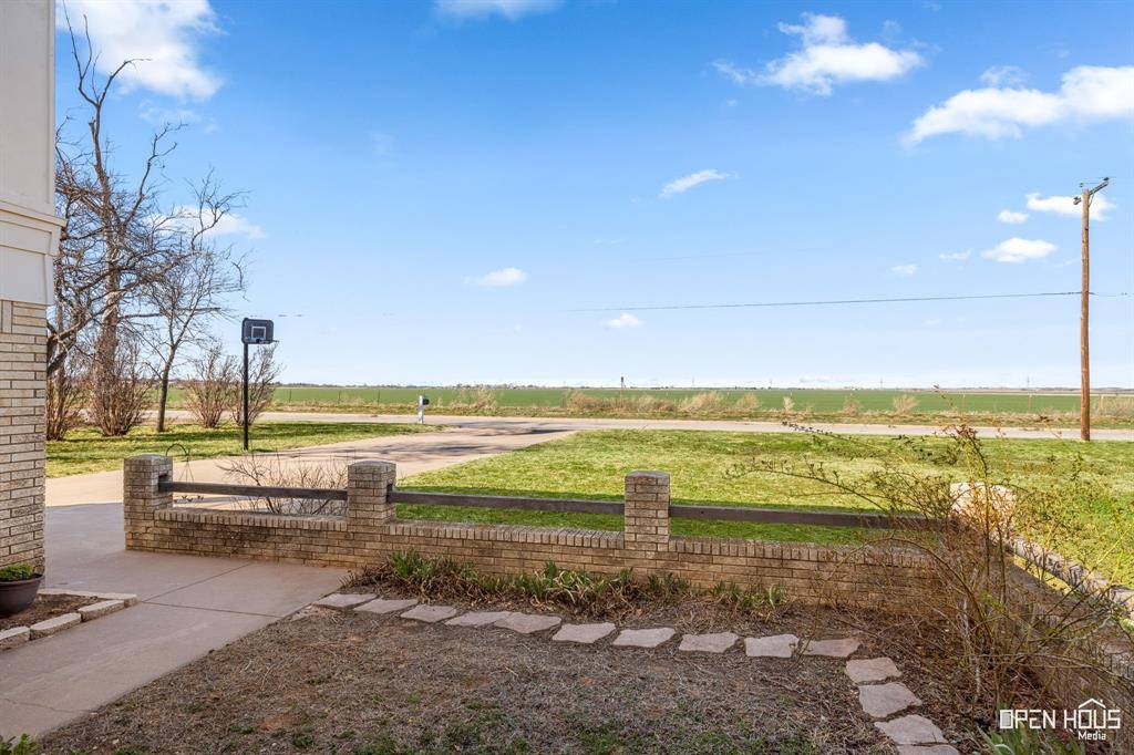 1206 E Sycamore Drive, Burkburnett, TX 76354