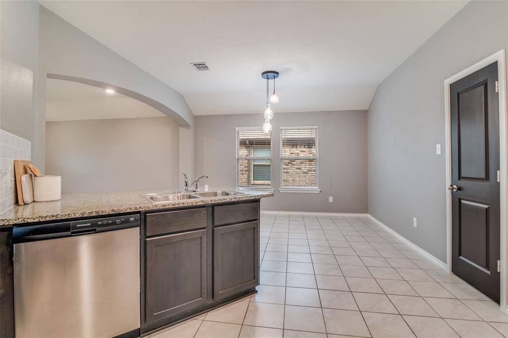 877 Darst Drive, Fate, TX 75189