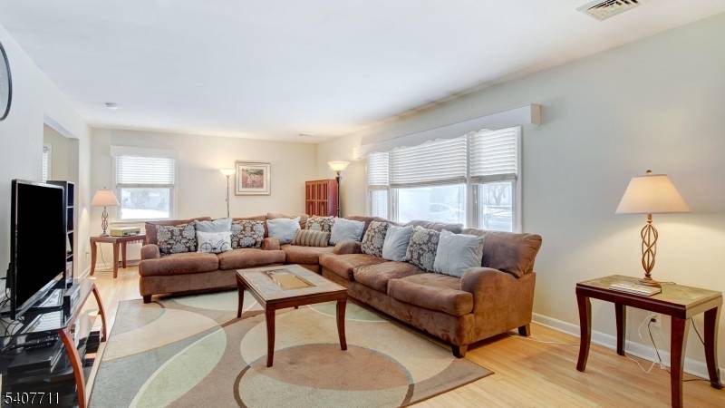 25 Woodland Ave, West Orange Twp., NJ 07052