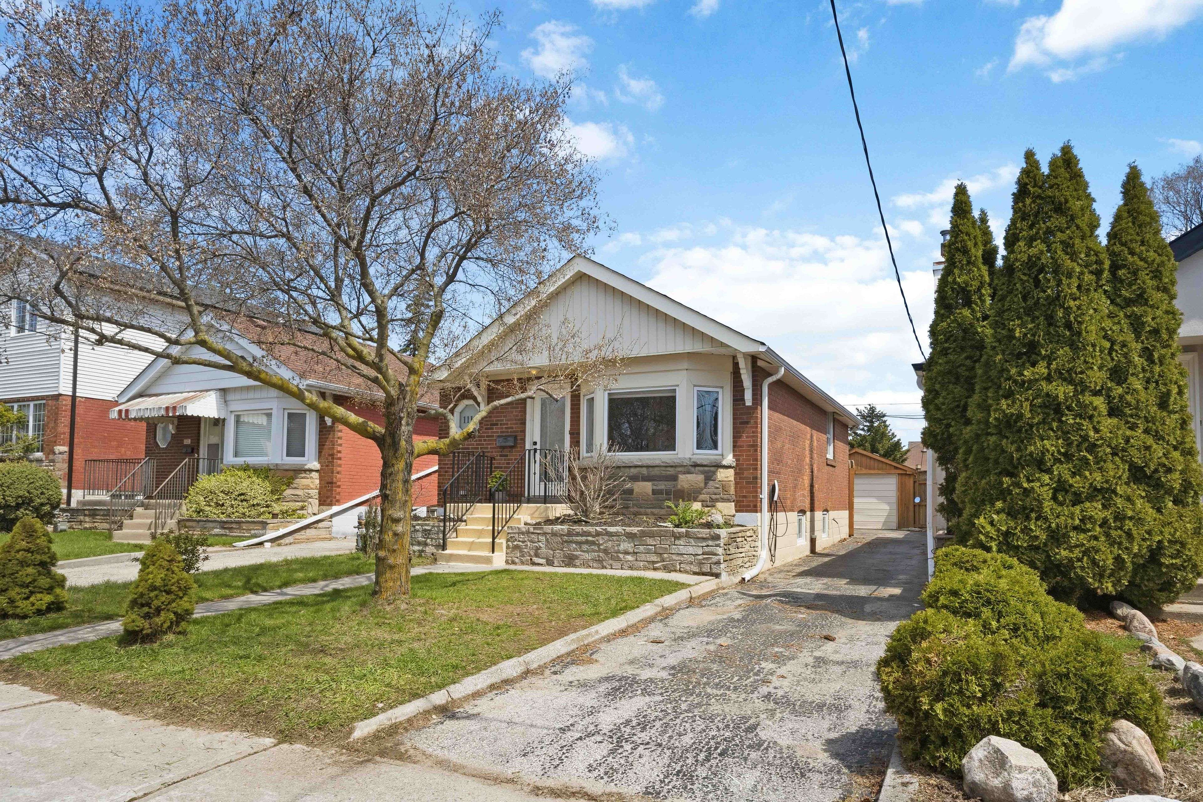 1119 Greenwood AVE, Toronto E03, ON M4J 4E5