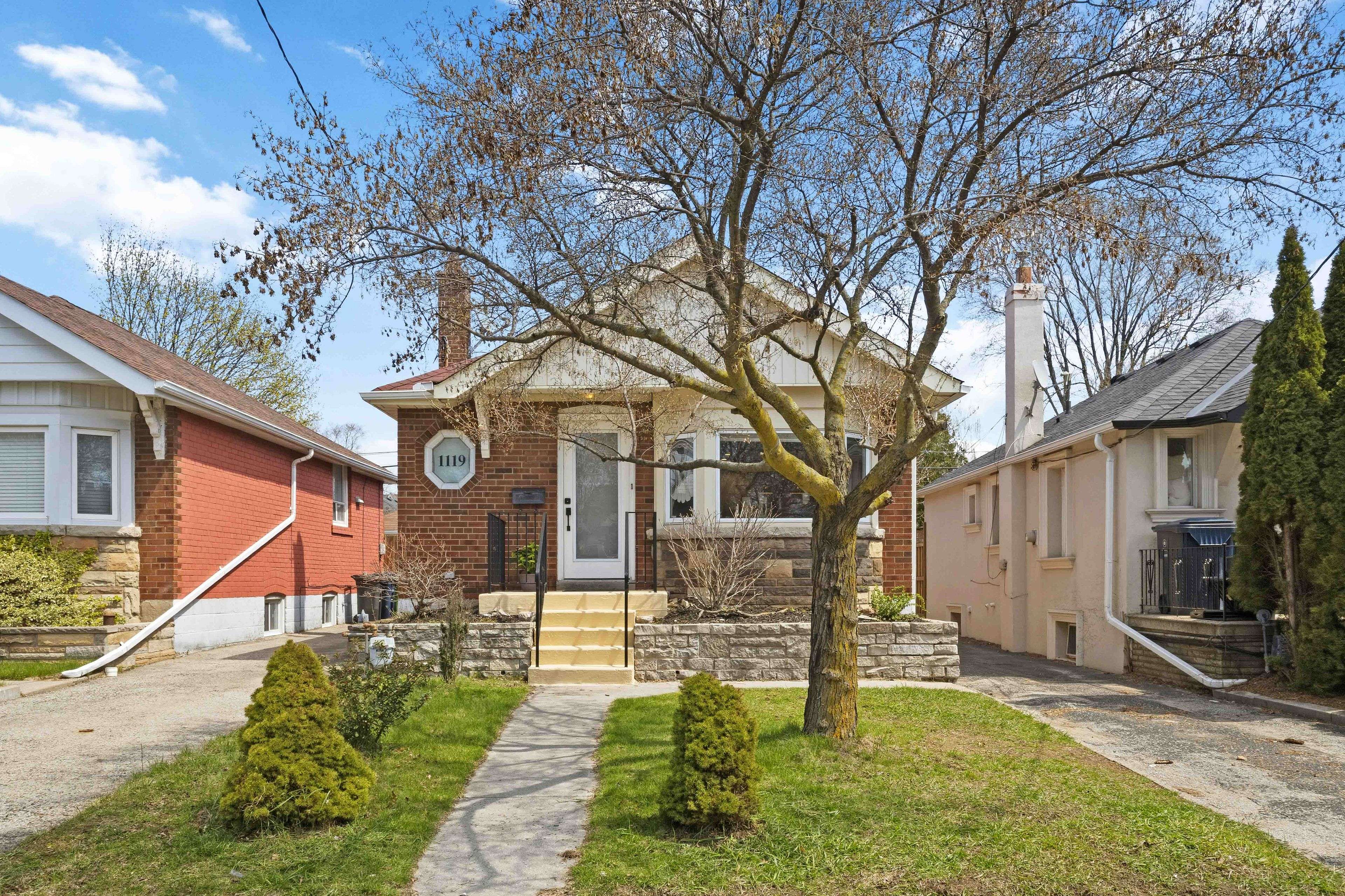 1119 Greenwood AVE, Toronto E03, ON M4J 4E5