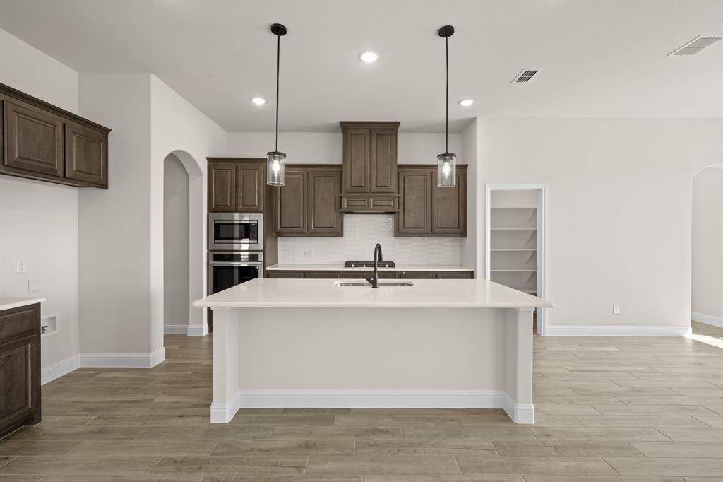 387 Paddle Boat Drive, Granbury, TX 76049