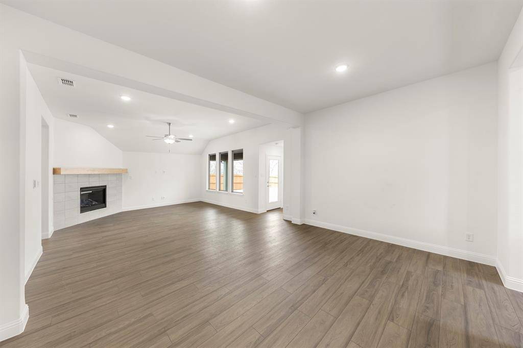 3821 Maize Avenue, Heartland, TX 75114