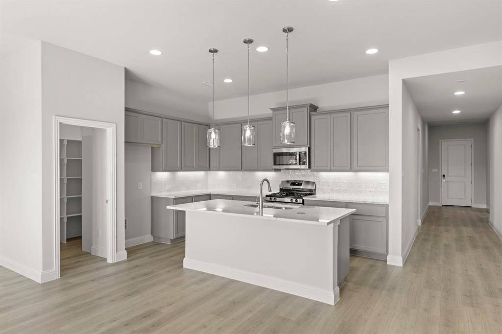 1232 Redcoat Drive, Forney, TX 75126