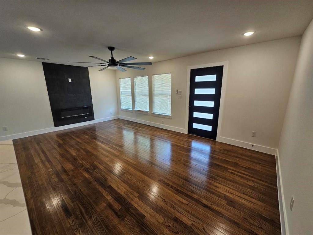 814 Woodacre Drive, Dallas, TX 75241