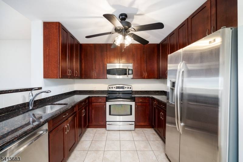 1 Carriage City Plz #705, Rahway City, NJ 07065