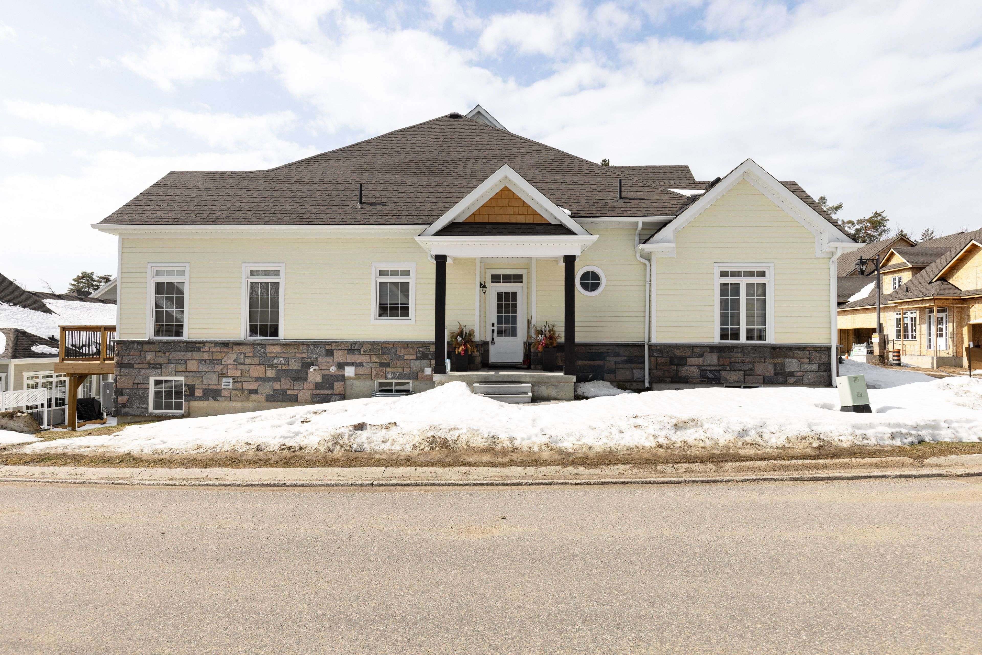 2 Leeds CT, Bracebridge, ON P1L 0B7