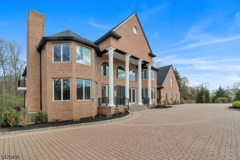 19 Amira Ln, Kinnelon Boro, NJ 07405