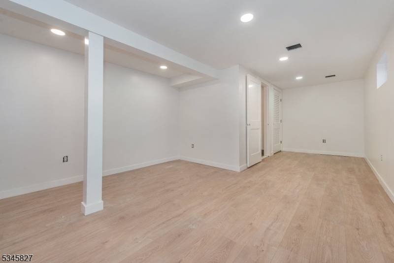 30 Bowdoin St #4, Clifton City, NJ 07013