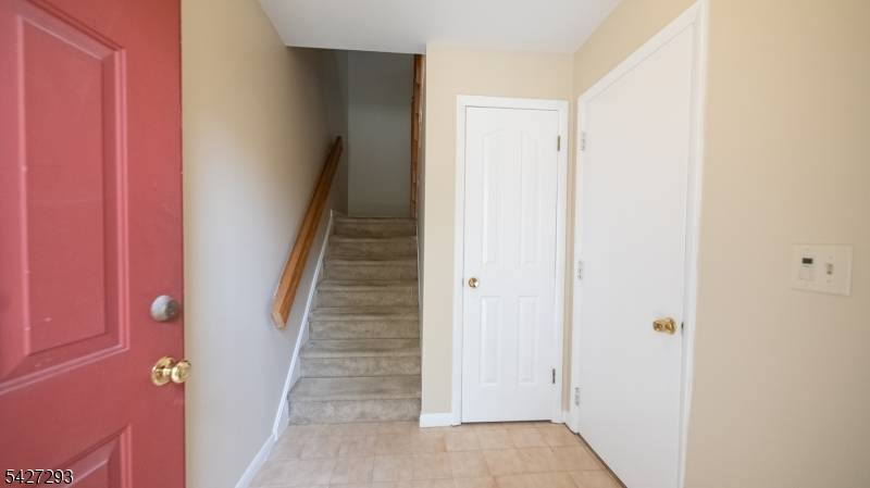 343 Falcon Ridge Way, Hamburg Boro, NJ 07419