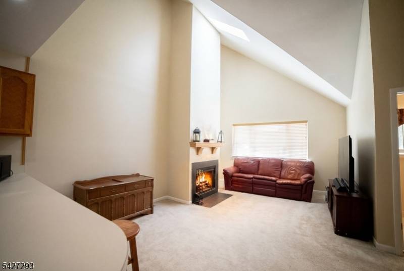 343 Falcon Ridge Way, Hamburg Boro, NJ 07419