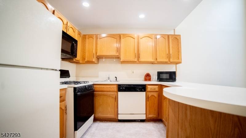 343 Falcon Ridge Way, Hamburg Boro, NJ 07419