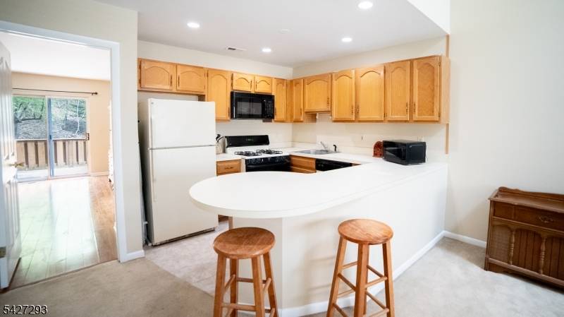 343 Falcon Ridge Way, Hamburg Boro, NJ 07419