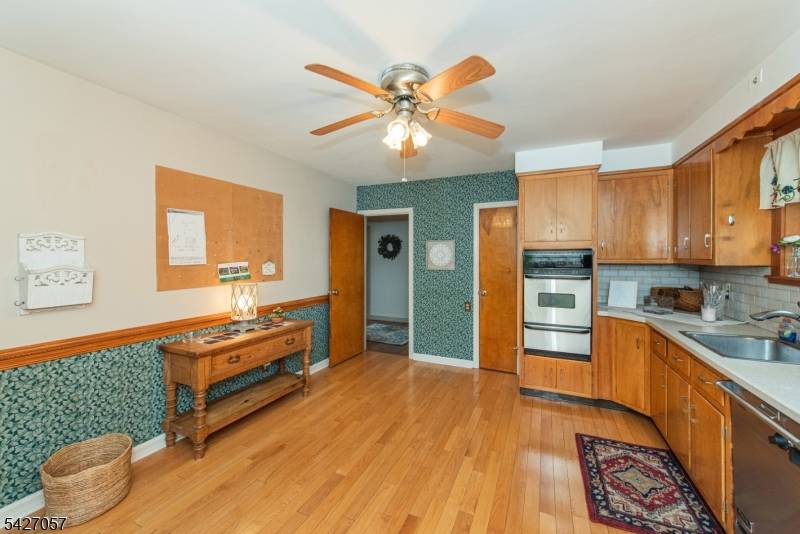 31 Stanley Ct, North Haledon Boro, NJ 07508