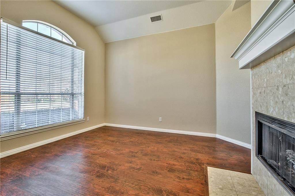 4424 Maple Shade Avenue, Sachse, TX 75048