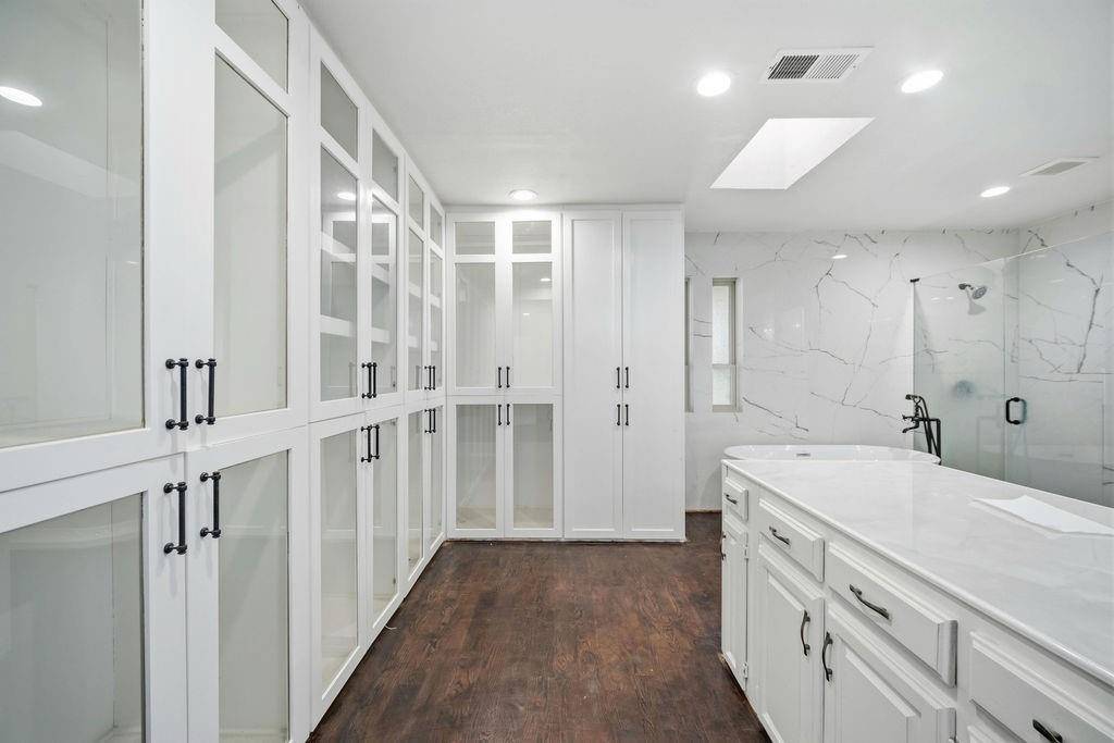 2705 Timberleaf Drive, Carrollton, TX 75006