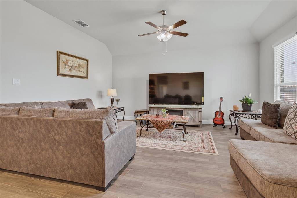 1012 Kensington Way, Argyle, TX 76226