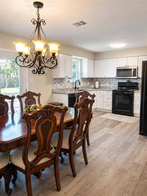 104 Cedar Creek Drive, Groesbeck, TX 76642