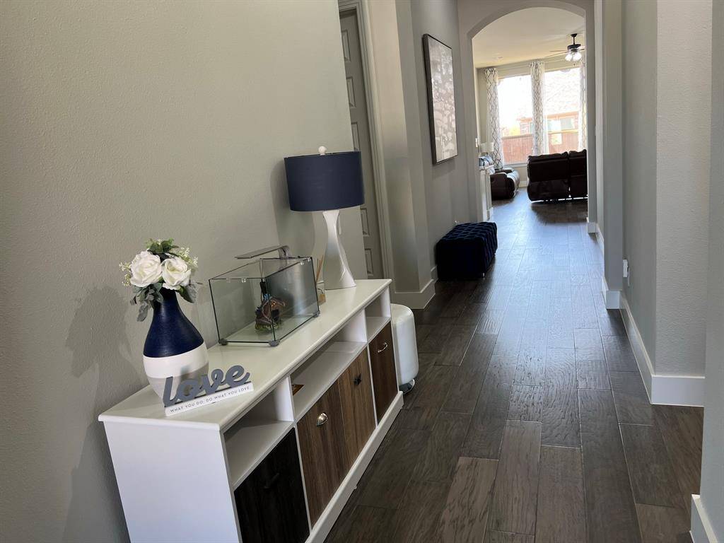 1416 Saddle Ridge Drive, Aubrey, TX 76227