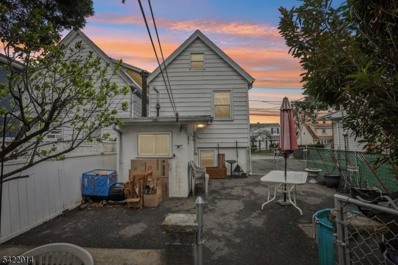 17 Emma Pl, Clifton City, NJ 07013