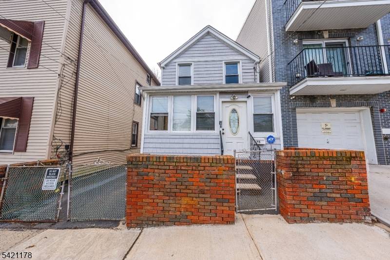75 Winans Ave, Newark City, NJ 07108