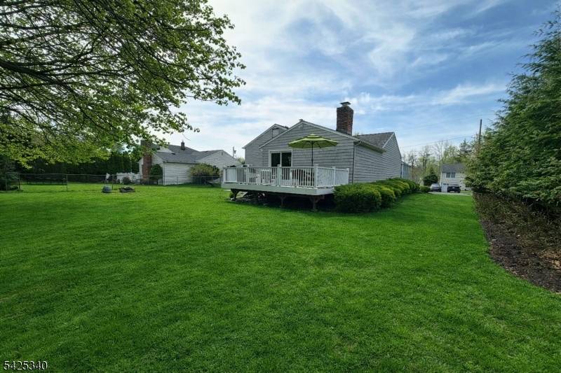 8 Alcott Dr, Livingston Twp., NJ 07039