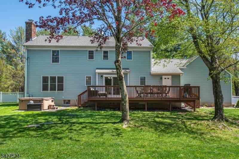 277 Long Meadow Rd, Kinnelon Boro, NJ 07405