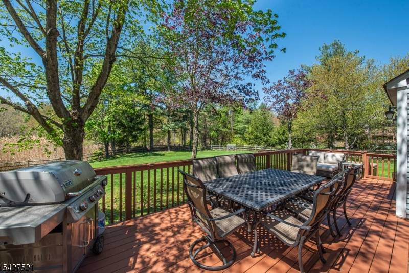 277 Long Meadow Rd, Kinnelon Boro, NJ 07405