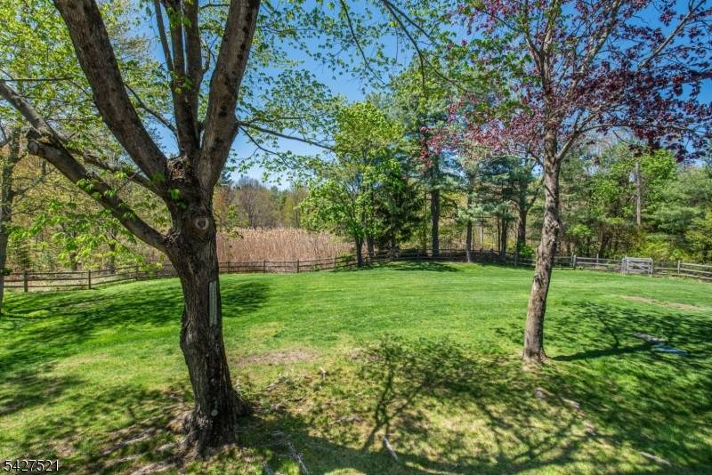 277 Long Meadow Rd, Kinnelon Boro, NJ 07405