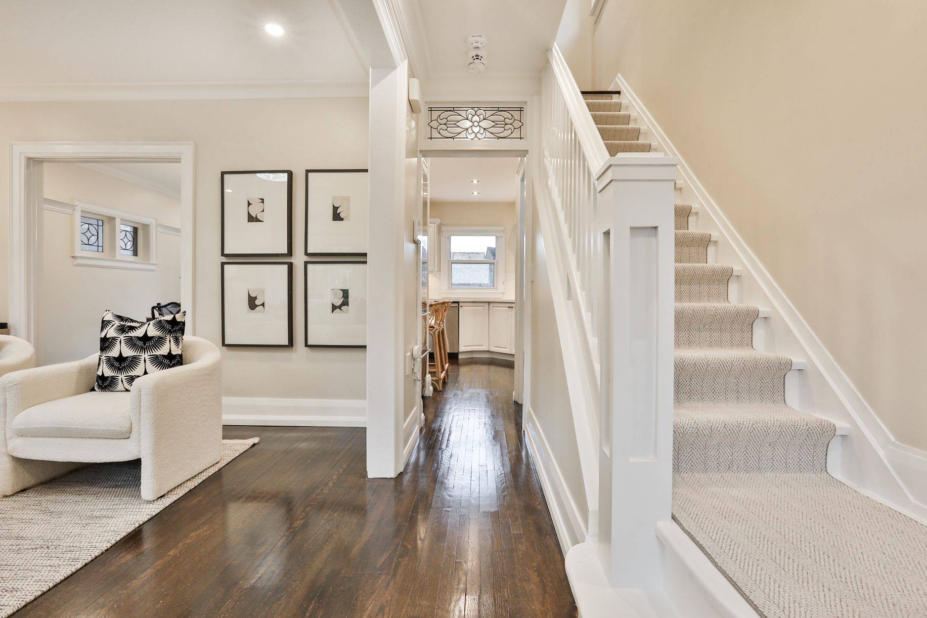 25 Whitewood RD, Toronto C10, ON M4S 2X8