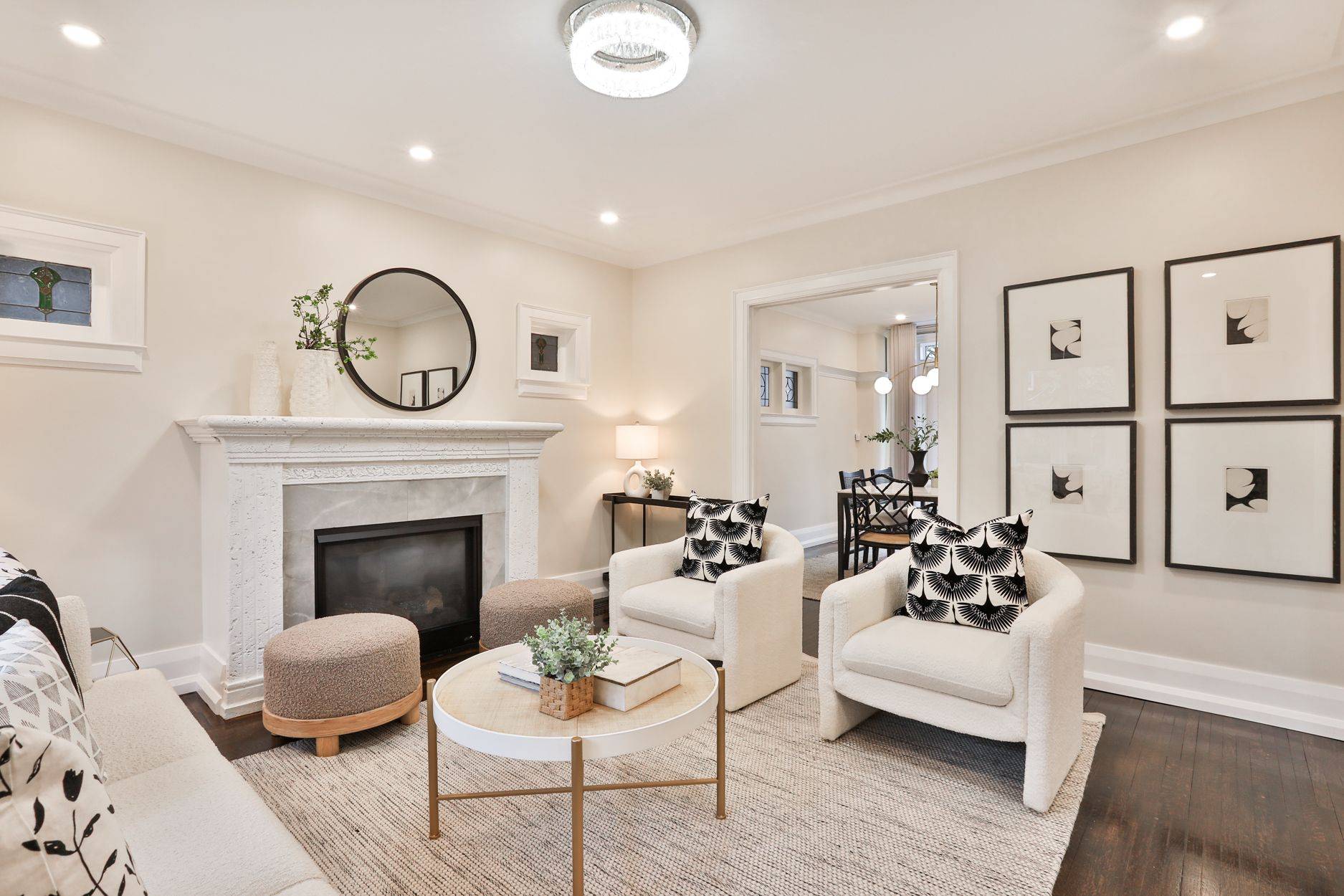 25 Whitewood RD, Toronto C10, ON M4S 2X8