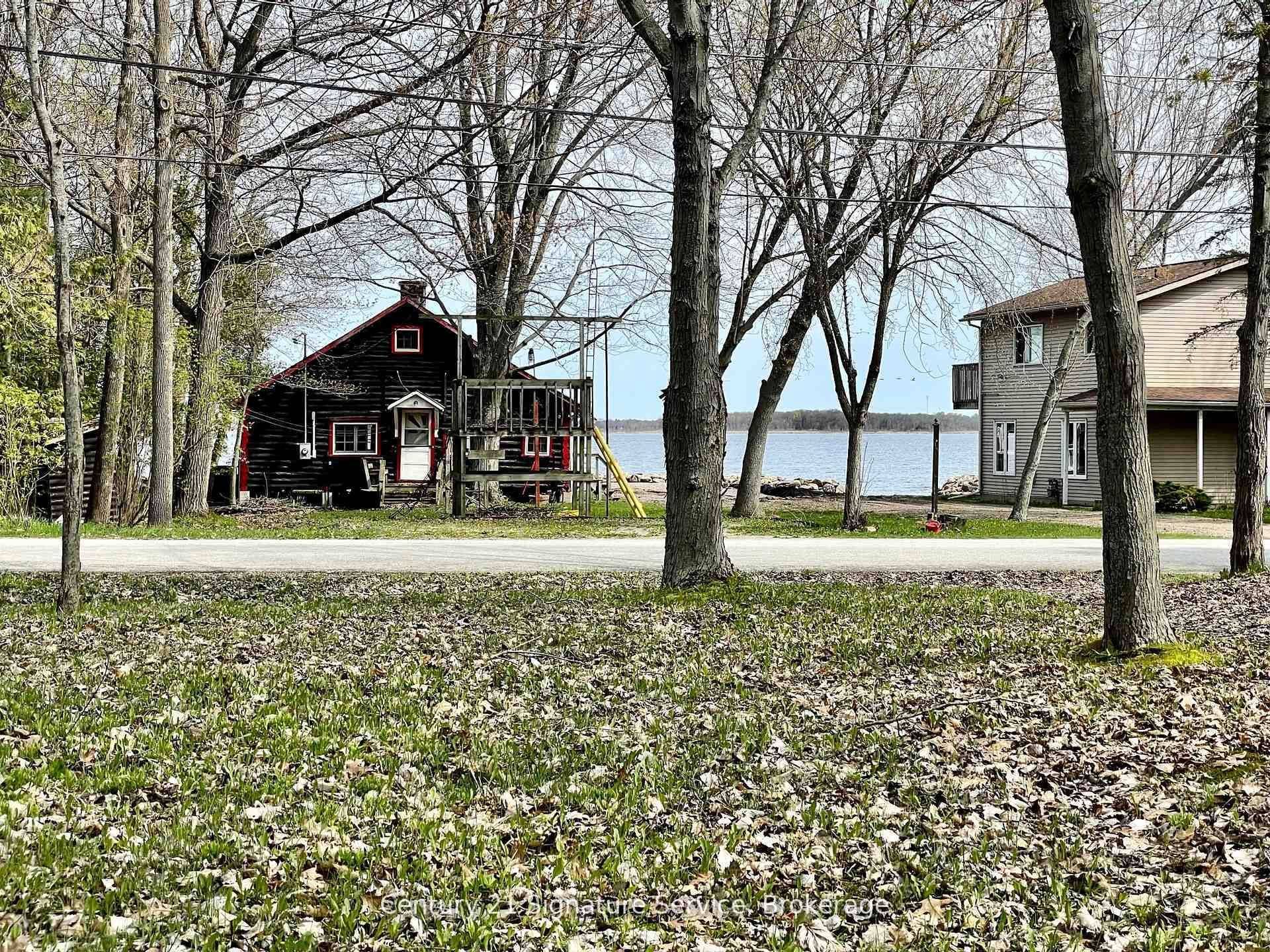 257 Robins Point RD, Tay, ON L0K 2A0