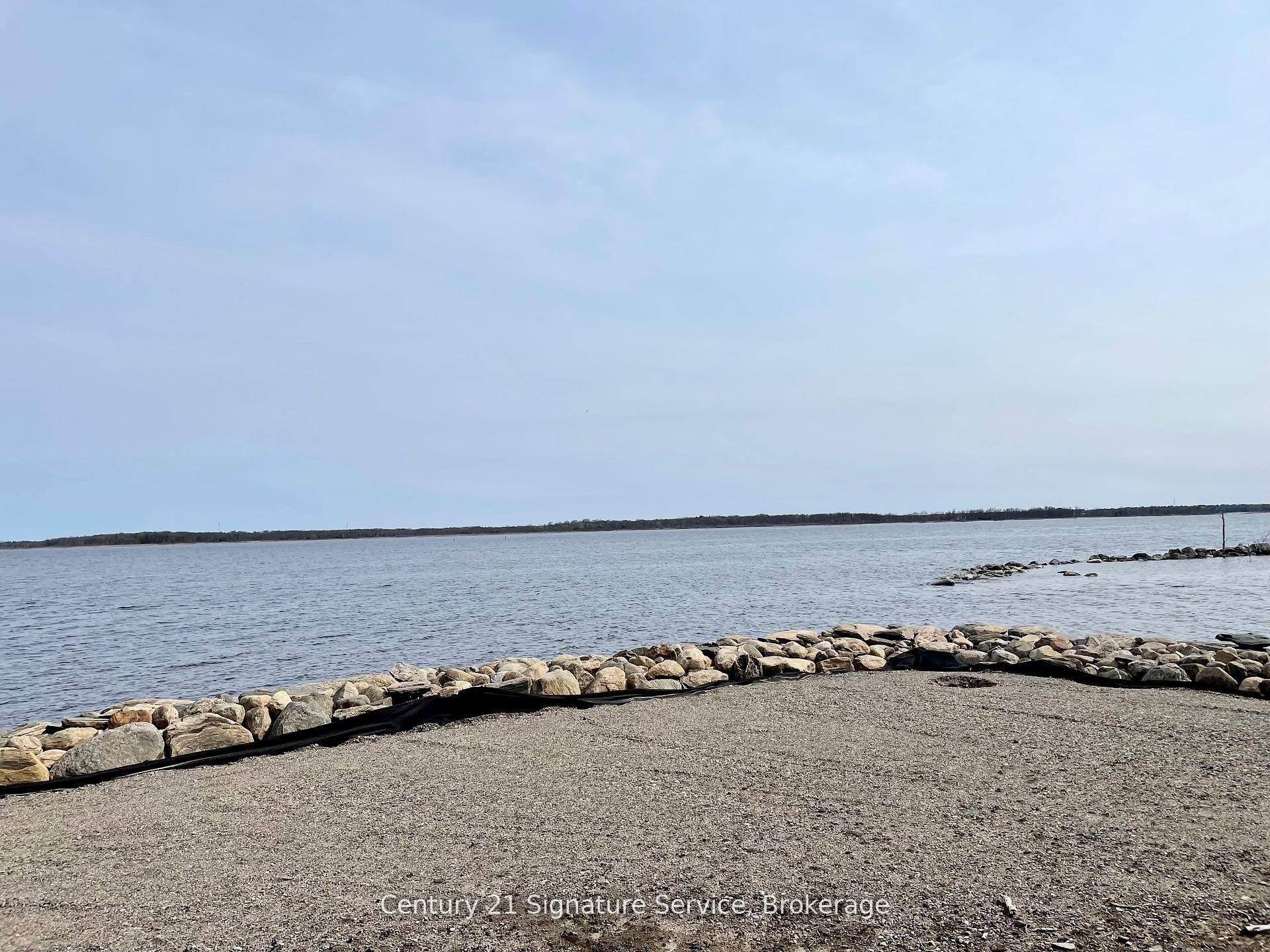257 Robins Point RD, Tay, ON L0K 2A0