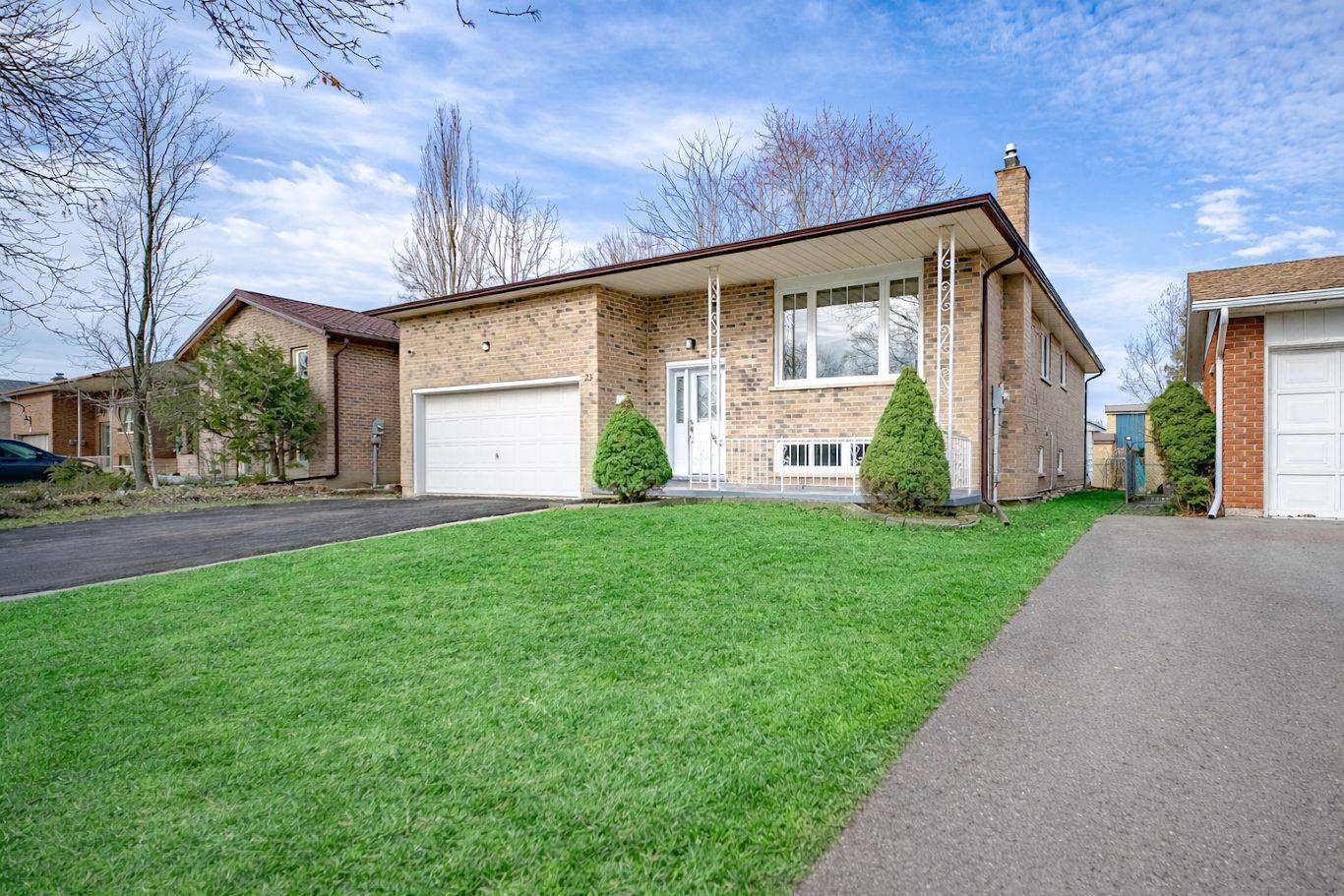 23 Bridlewood DR, Welland, ON L3C 6J7